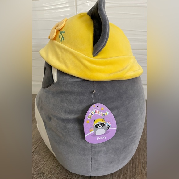 🦝 16” Rocky the Raccoon 🦝 w/ Yellow Bucket Hat with flower 🌸 Squishmallow - Picture 3 of 10
